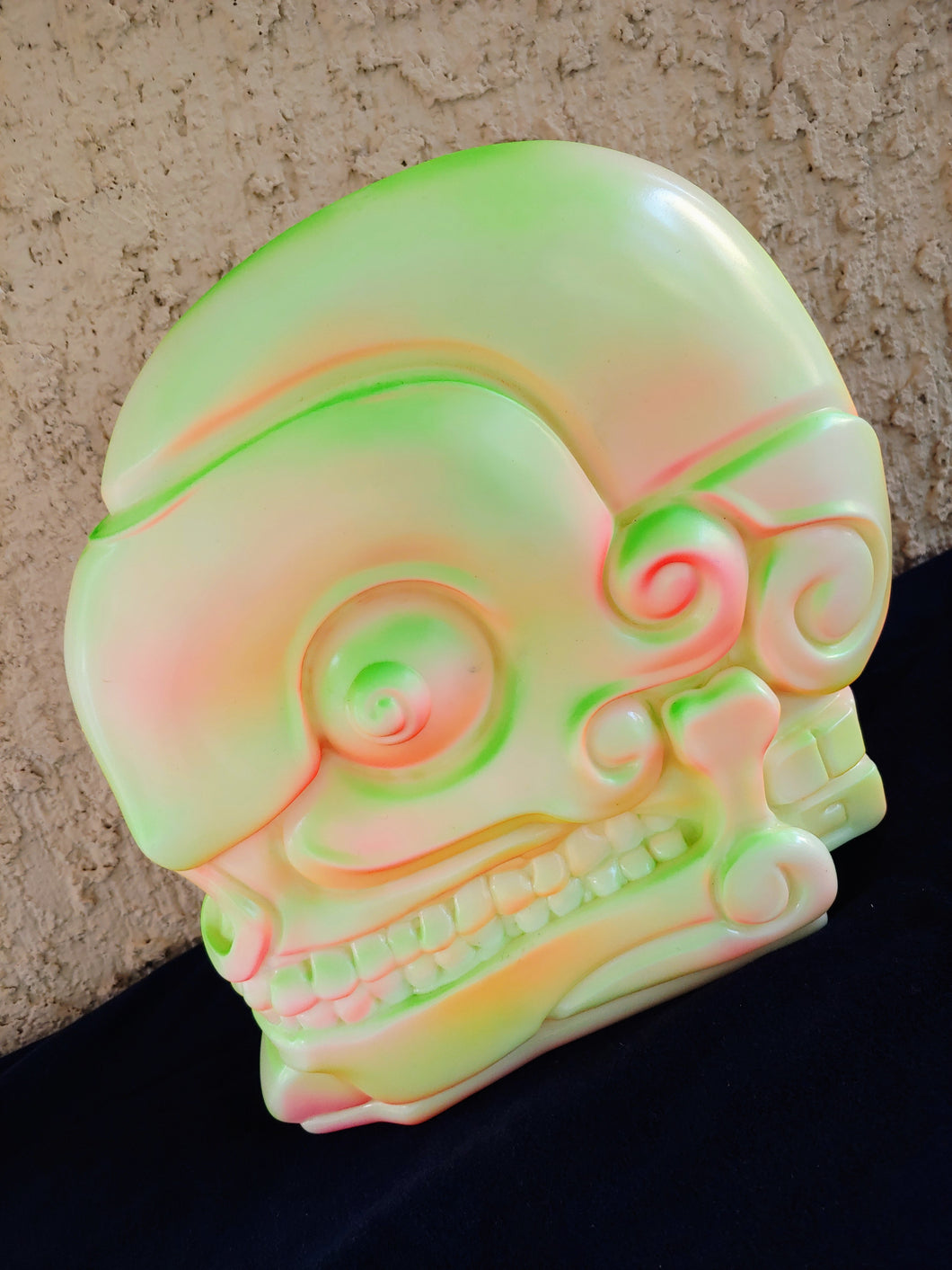 Totonac Head - Glow Zone by Frank Mysterio